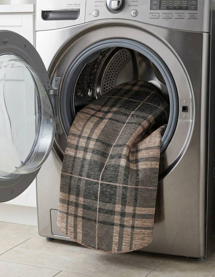 Detail image of 6' x 6'  Washable Checkered Indoor / Outdoor Round Rug