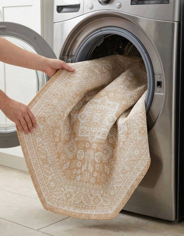 Detail image of 5' 3 x 5' 3  Washable Aztec Indoor / Outdoor Octagon Rug