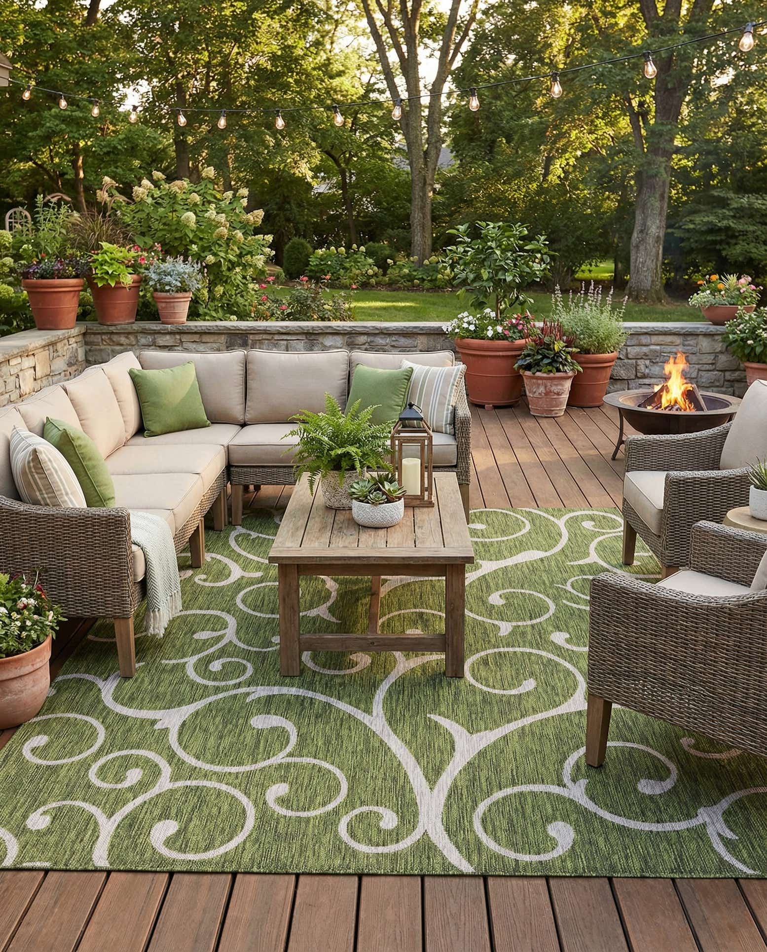 9' x 12' Easy-Clean Botanical Indoor / Outdoor Rug
