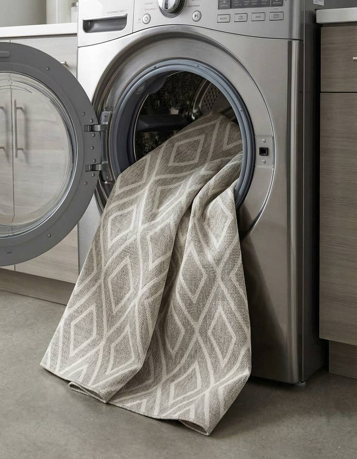 Detail image of  7' x 10'  Washable Jill Zarin Turks and Caicos Indoor / Outdoor Rug