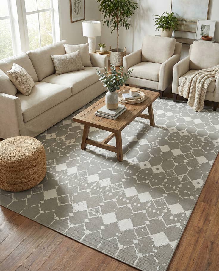Detail image of 9' x 12' Easy-Clean Trellis Indoor / Outdoor Rug