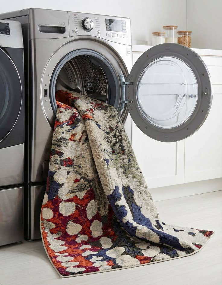 Detail image of 7' x 10'  Washable Haerfest Rug