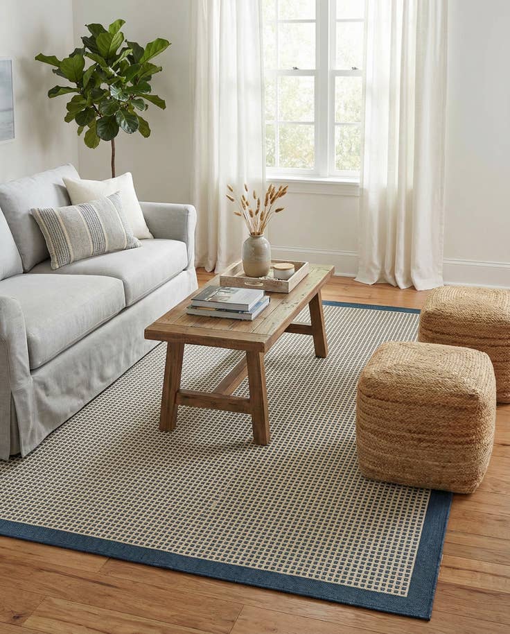 Detail image of 6' x 9' Easy-Clean Border Indoor / Outdoor Rug