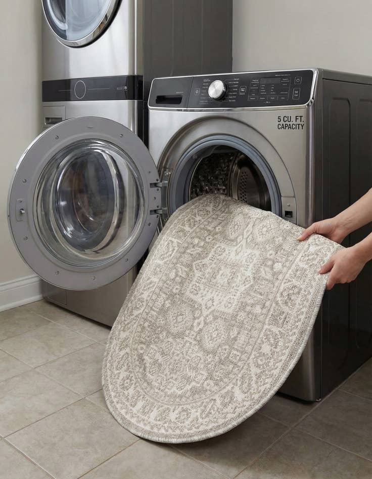 Detail image of 3' x 5' 3  Washable Aztec Indoor / Outdoor Oval Rug