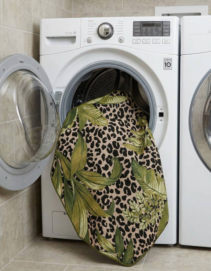 Detail image of  5' 3 x 5' 3  Washable Botanical Indoor / Outdoor Octagon Rug