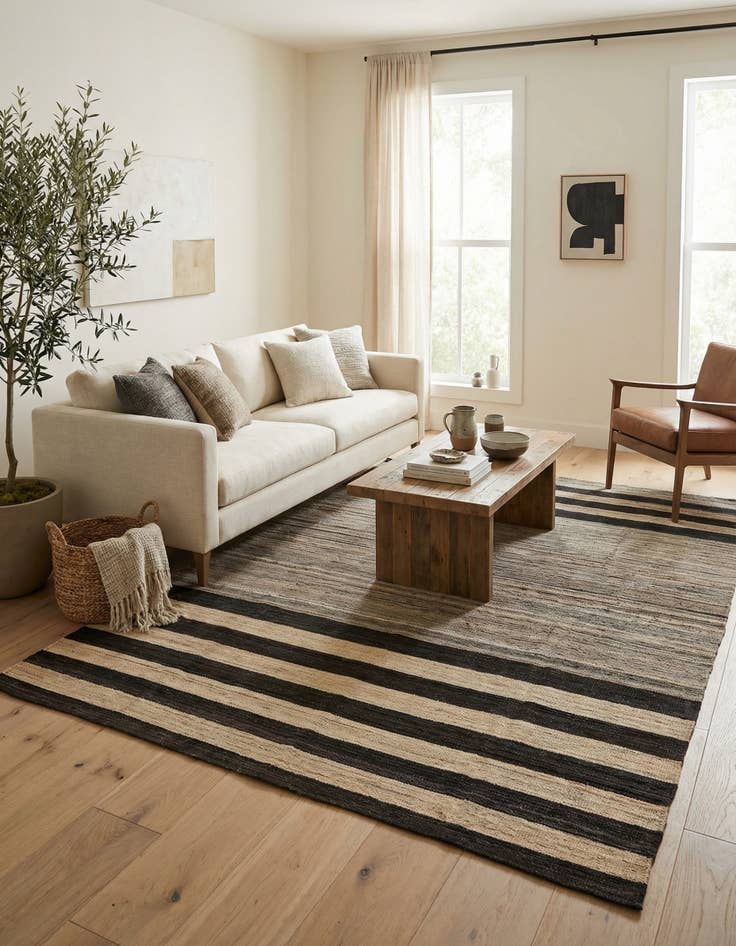 Detail image of 4' 2 x 5' 10  Hand Woven Kilim Modern Wool Rug