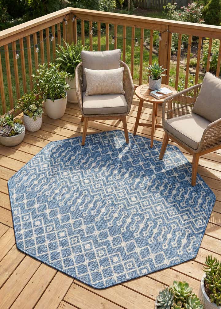 5' 3 x 5' 3 Easy-Clean Trellis Indoor / Outdoor Octagon Rug
