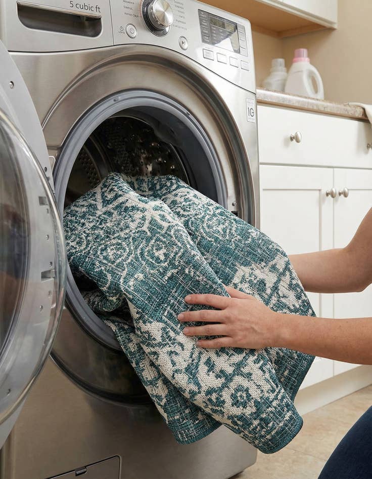 Detail image of 5' 3 x 8'  Washable Jill Zarin Dubai Indoor / Outdoor Rug