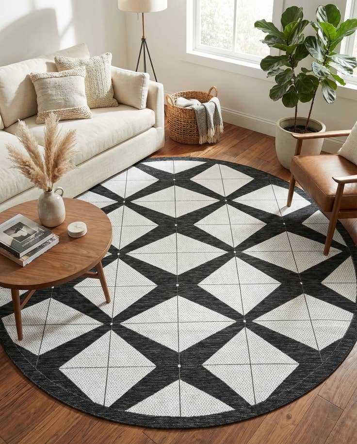 Detail image of 7' 10 x 7' 10 Easy-Clean Modern Indoor / Outdoor Round Rug