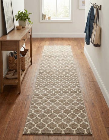 2' 7 x 16' 5 Lattice Runner Rug