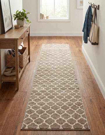 2' 7 x 16' 5 Lattice Runner Rug