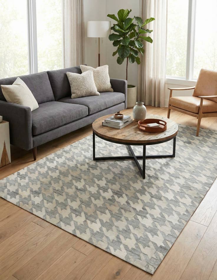 Detail image of 5' 1 x 7' 11 Cowhide - Patchwork Rug