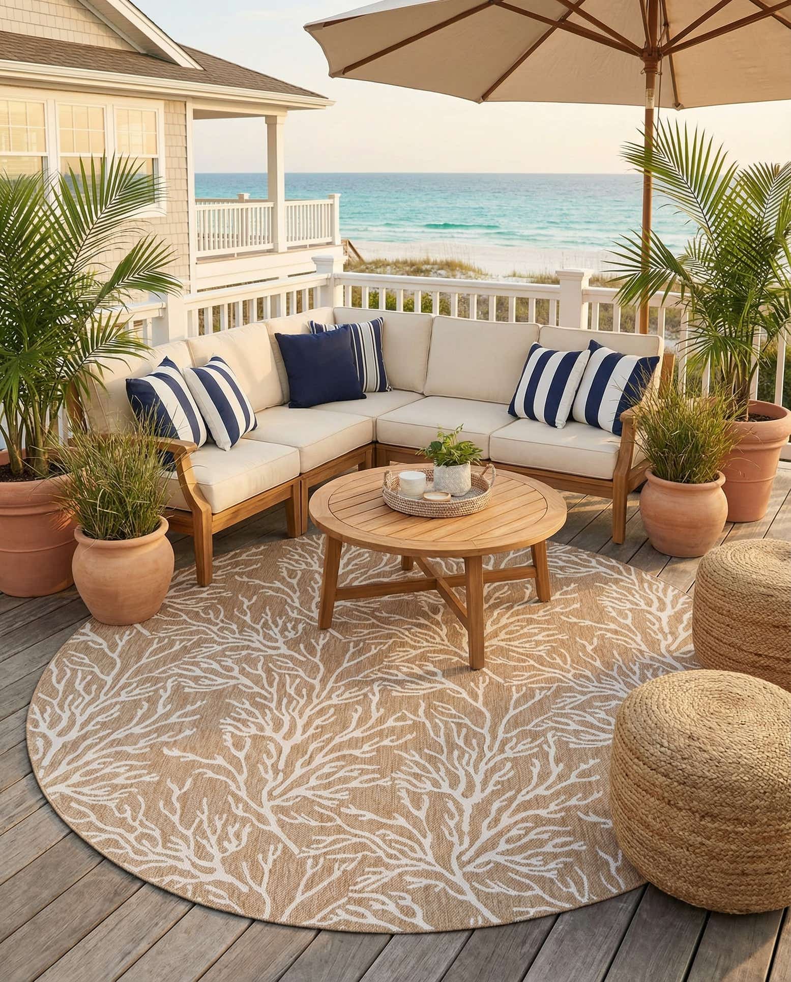 13' x 13' Easy-Clean Coastal Indoor / Outdoor Round Rug