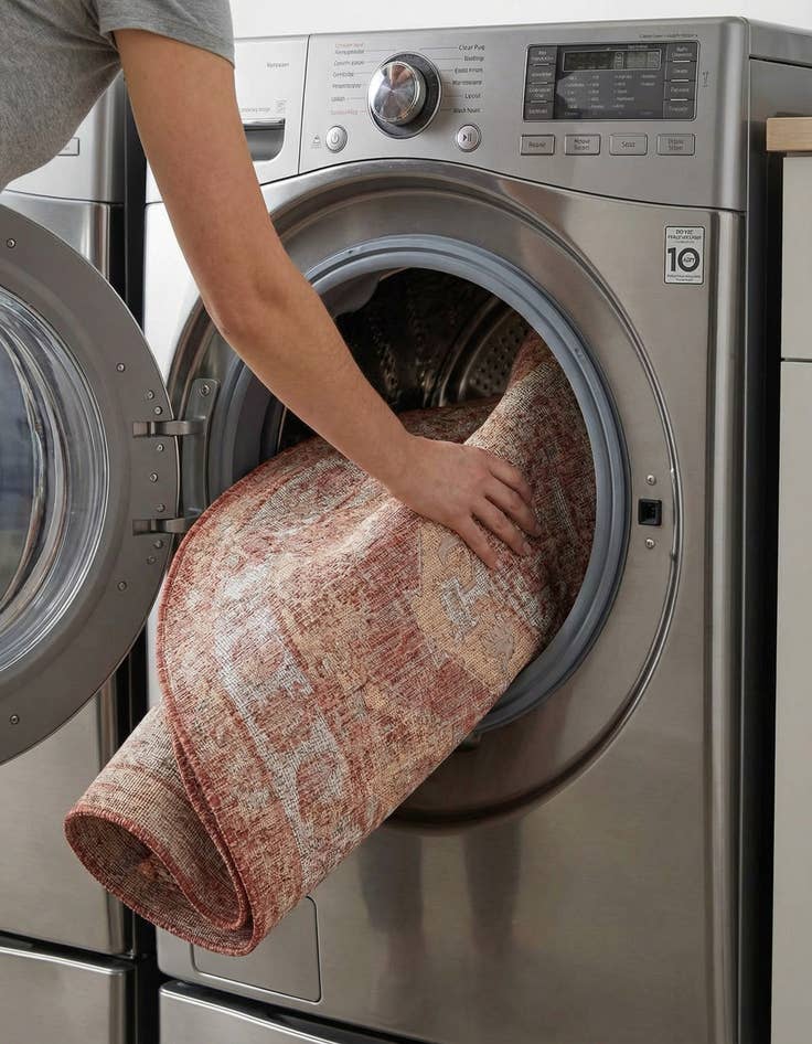 Detail image of  7' 10 x 10'  Washable Traditional Indoor / Outdoor Oval Rug