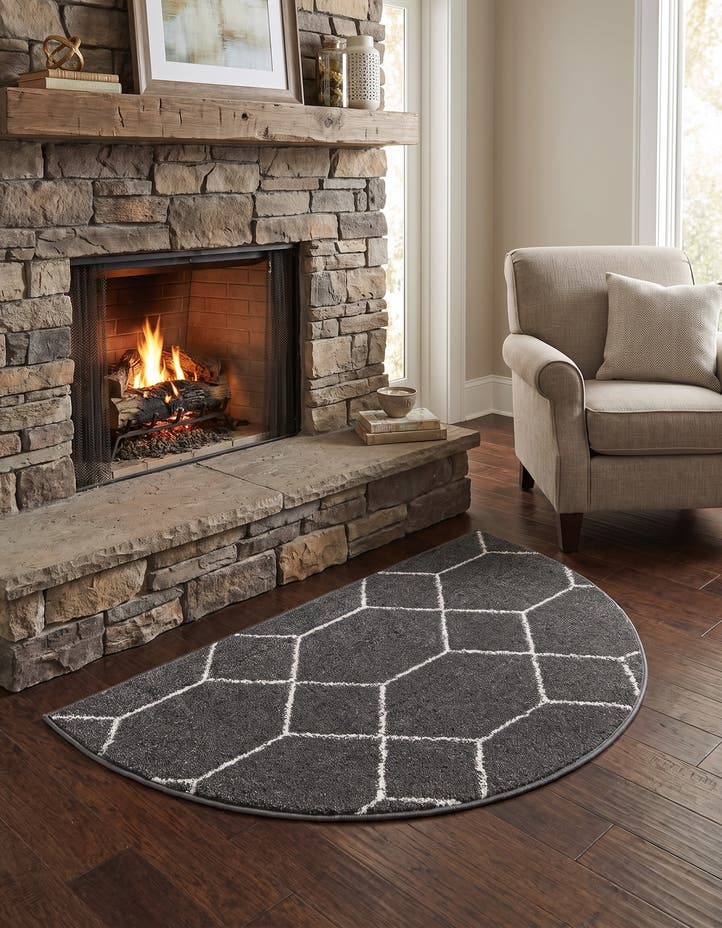 2' 2 x 3' 7 Lattice Frieze Hearth Rug