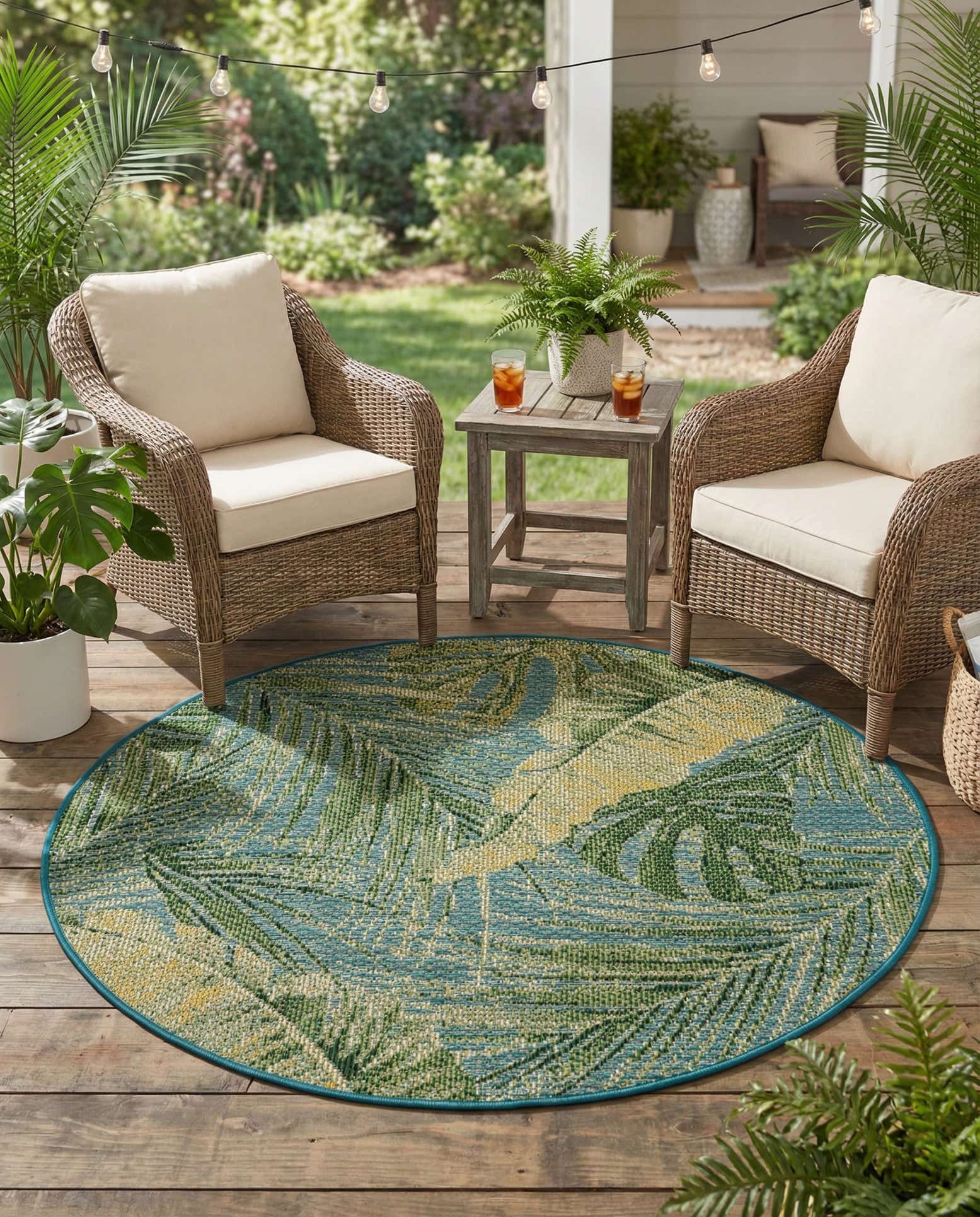4' x 4' Easy-Clean Botanical Indoor / Outdoor Round Rug