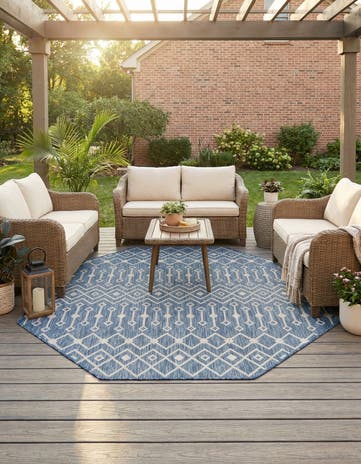 7' 10 x 7' 10 Easy-Clean Lattice Indoor / Outdoor Octagon Rug