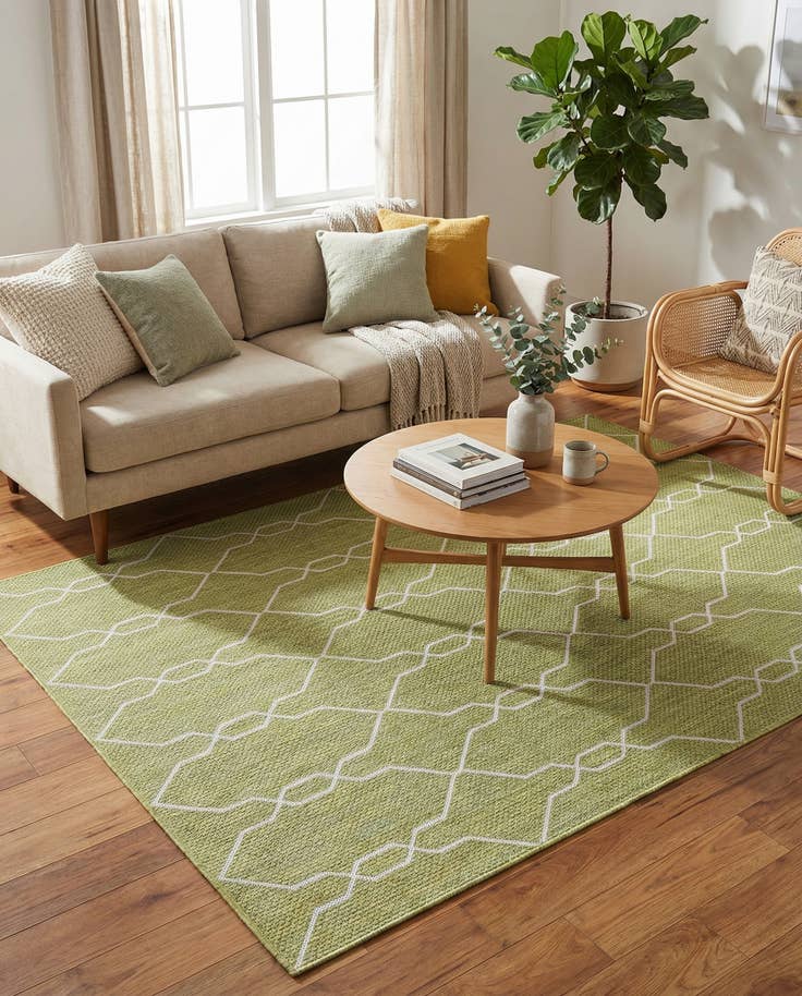 Detail image of 5' 3 x 8' Easy-Clean Lattice Indoor / Outdoor Rug