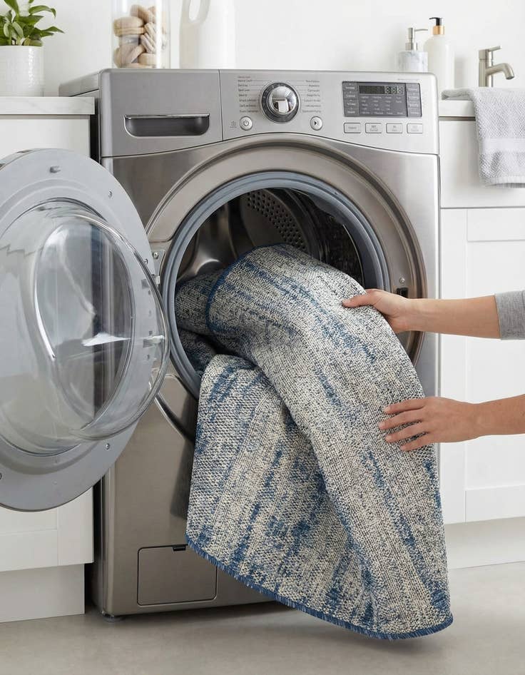 Detail image of  3' x 3'  Washable Modern Indoor / Outdoor Round Rug