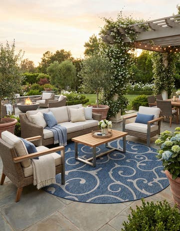 13' x 13' Easy-Clean Botanical Indoor / Outdoor Round Rug