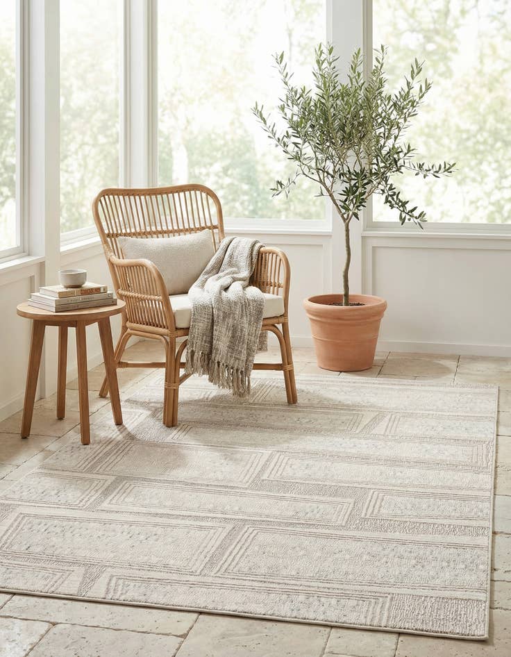 Detail image of  5' x 7' 4 Oasis Rug