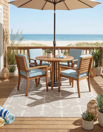 7' x 10' Easy-Clean Coastal Indoor / Outdoor Rug