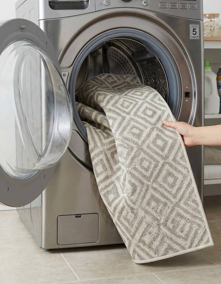 Detail image of 4' x 6'  Washable Jill Zarin Costa Rica Indoor / Outdoor Rug