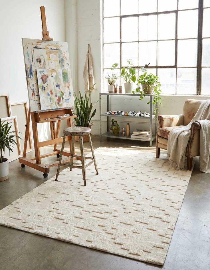 Detail image of  5' 2 x 8' 2  Hand Knotted Lana New Zealand Wool Rug