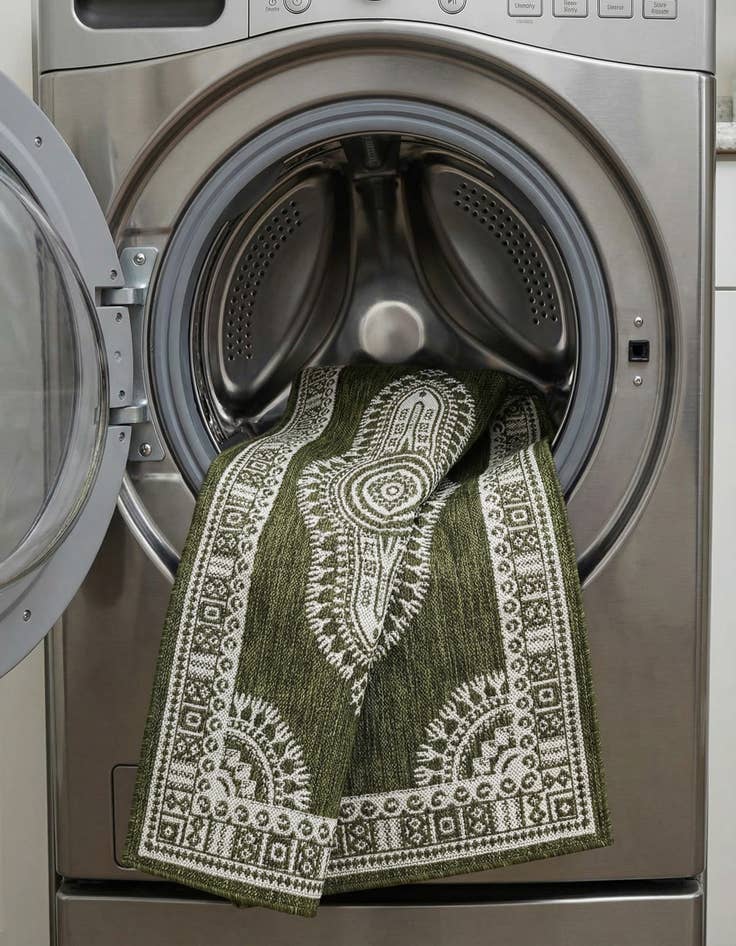 Detail image of 2' 7 x 12'  Washable Traditional Indoor / Outdoor Runner Rug