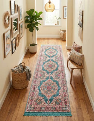 2' 7 x 10' Santiago Runner Rug
