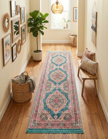 2' 7 x 10' Santiago Runner Rug