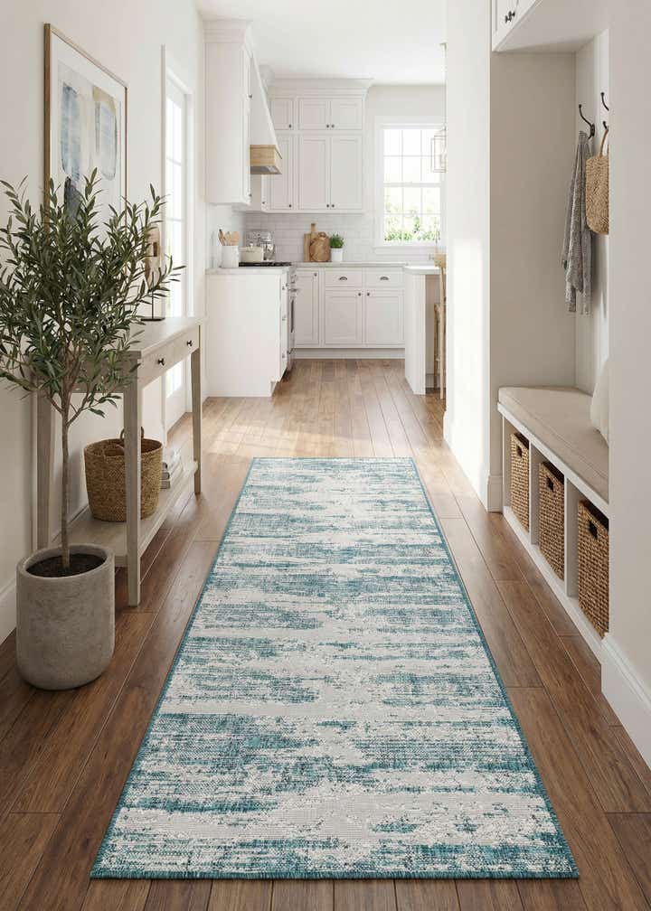 2' 7 x 10' Easy-Clean Modern Indoor / Outdoor Runner Rug