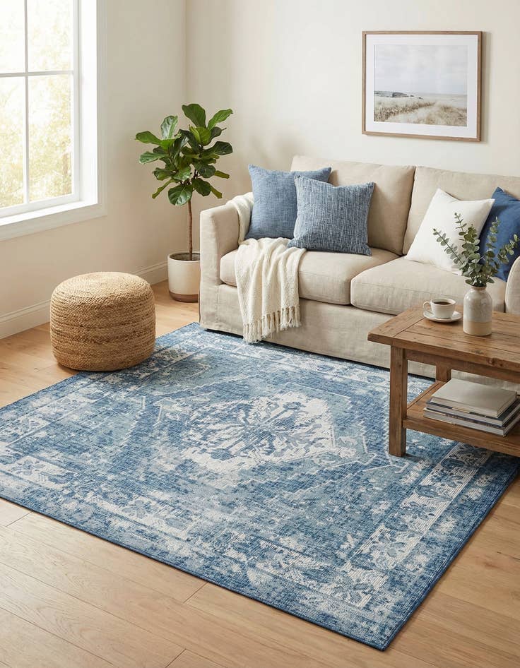 Detail image of 7' 10 x 7' 10 Easy-Clean Traditional Indoor / Outdoor Square Rug