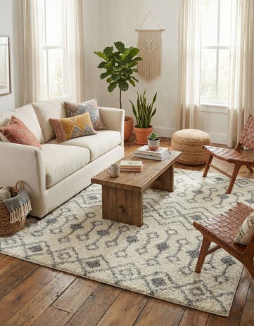 7' 10 x 7' 10 Moroccan Trellis Shag Square Rug
