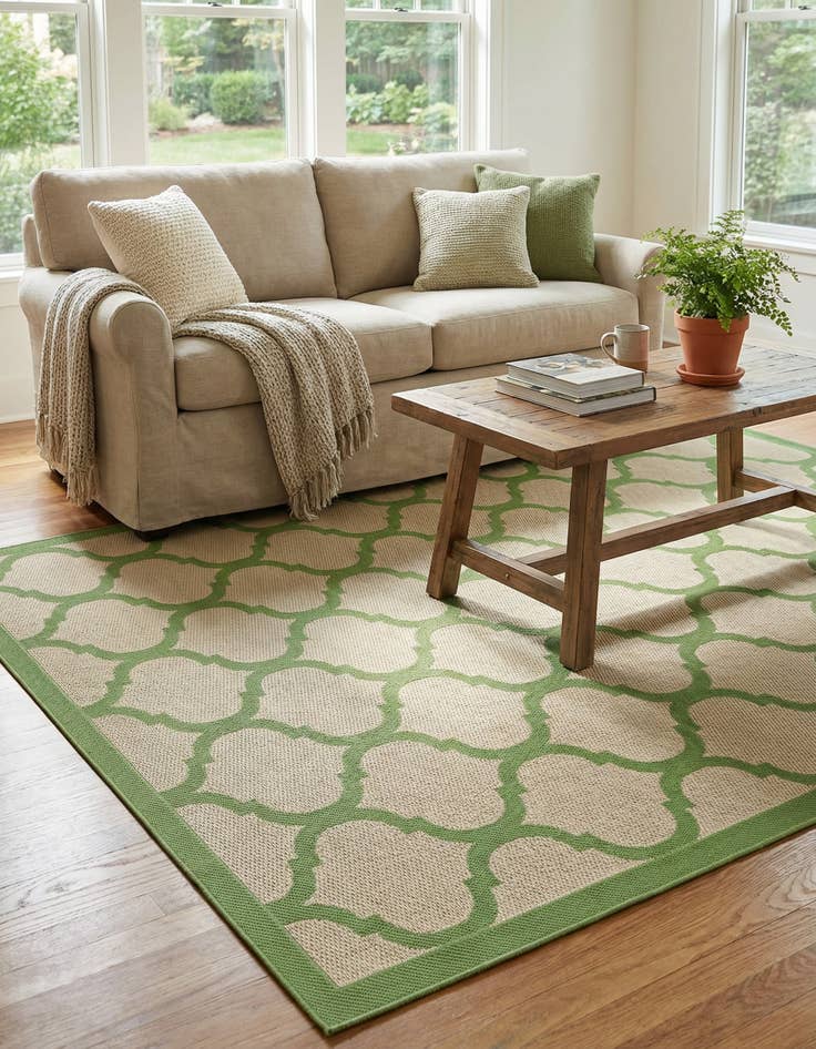 Detail image of 7' x 10' Easy-Clean Trellis Indoor / Outdoor Rug