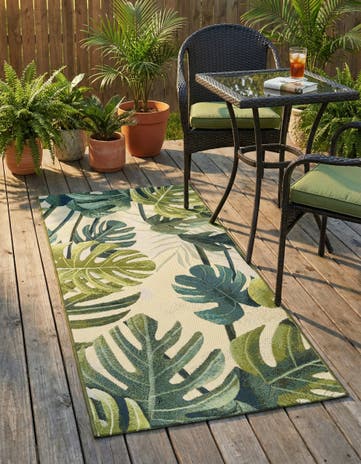 2' 7 x 5' 3 Easy-Clean Botanical Indoor / Outdoor Runner Rug