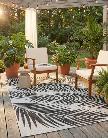 5' 3 x 8' Easy-Clean Botanical Indoor / Outdoor Rug