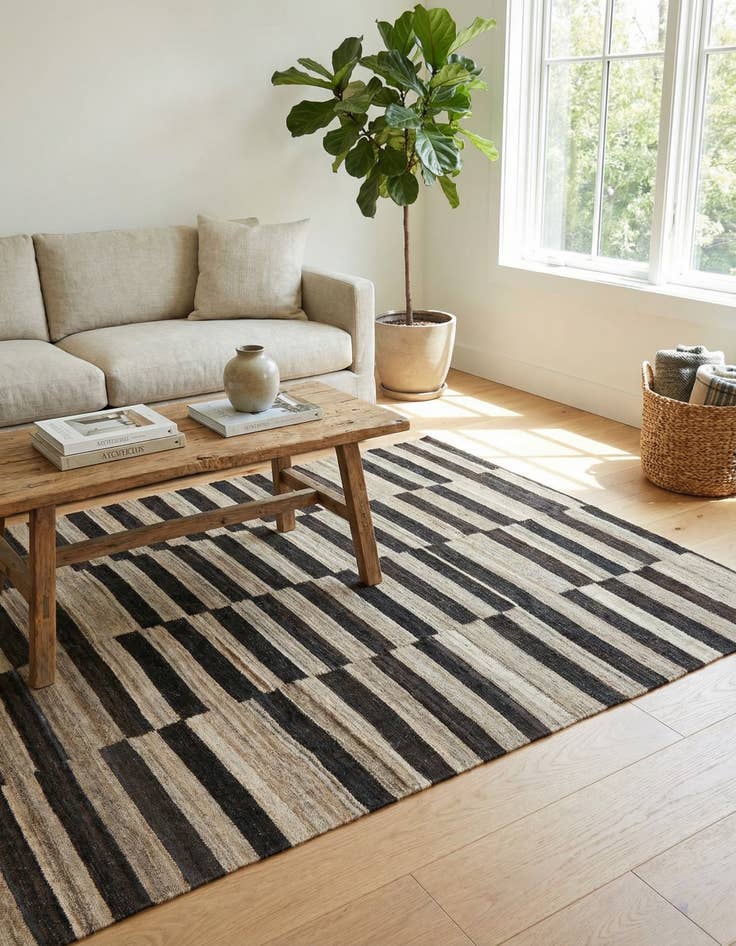 Detail image of 4' 3 x 5' 10 Hand Woven Kilim Modern Wool Rug