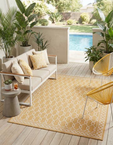 5' 3 x 7' 8 Easy-Clean Modern Indoor / Outdoor Rug