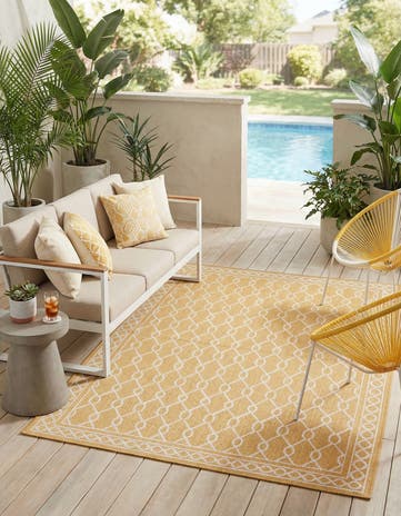 5' 3 x 7' 8 Easy-Clean Modern Indoor / Outdoor Rug