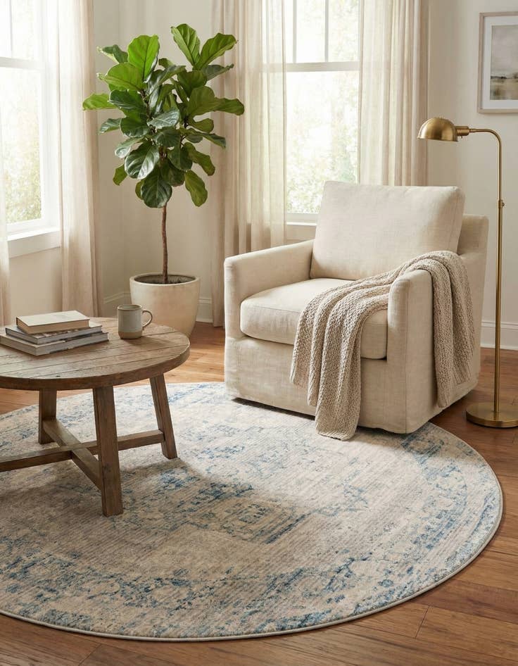 Detail image of 5' x 5' Noble Round Rug