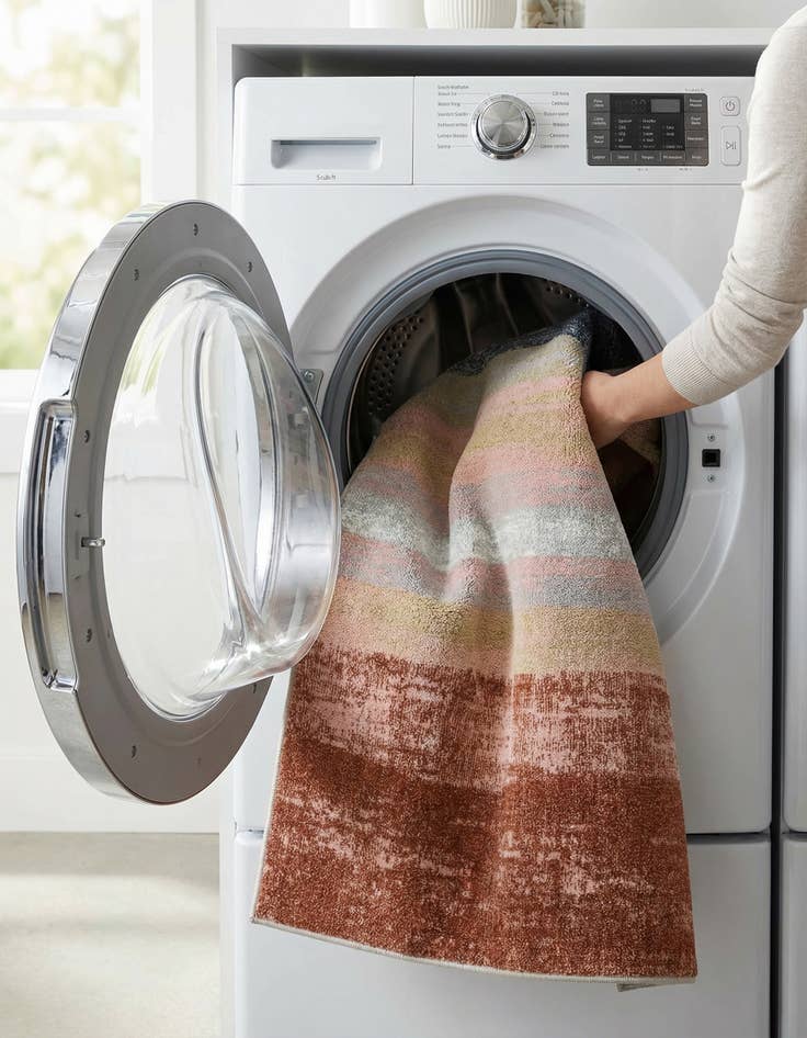 Detail image of  5' 2 x 8' Kamala Washable Rug