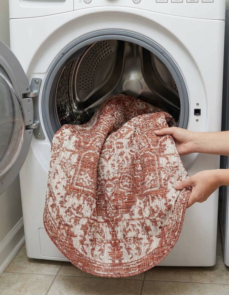 Detail image of 4' x 4'  Washable Jill Zarin Dubai Indoor / Outdoor Round Rug