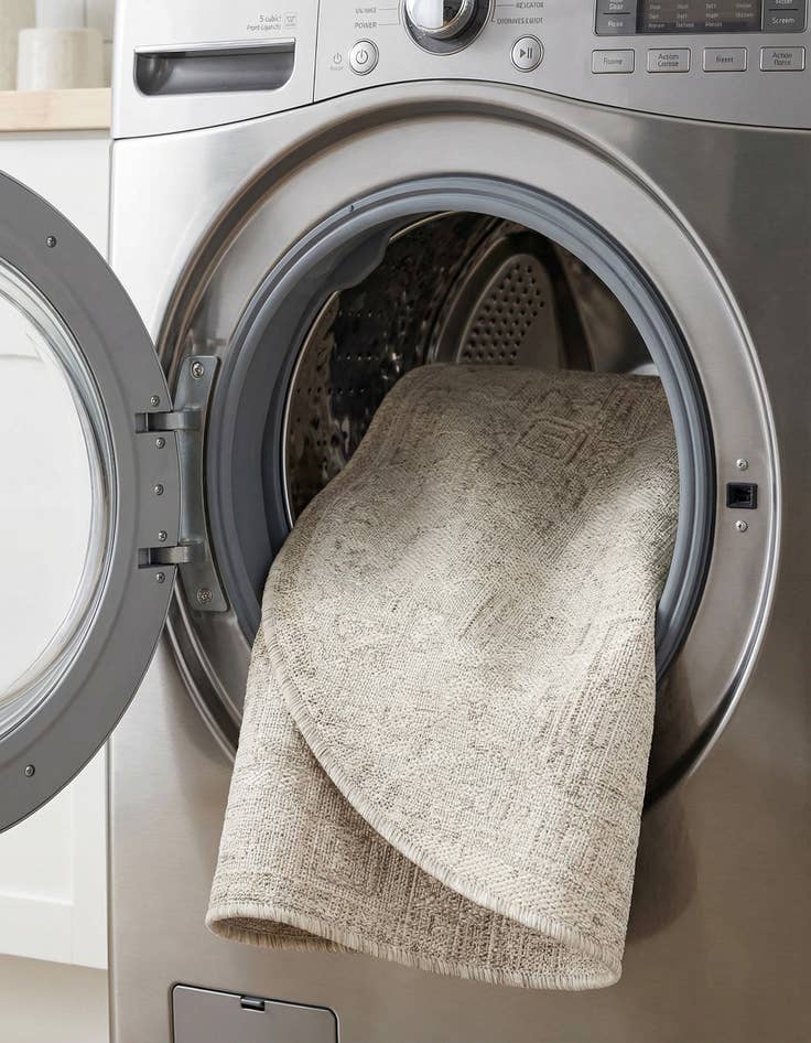 Detail image of 4' x 4'  Washable Aztec Indoor / Outdoor Round Rug