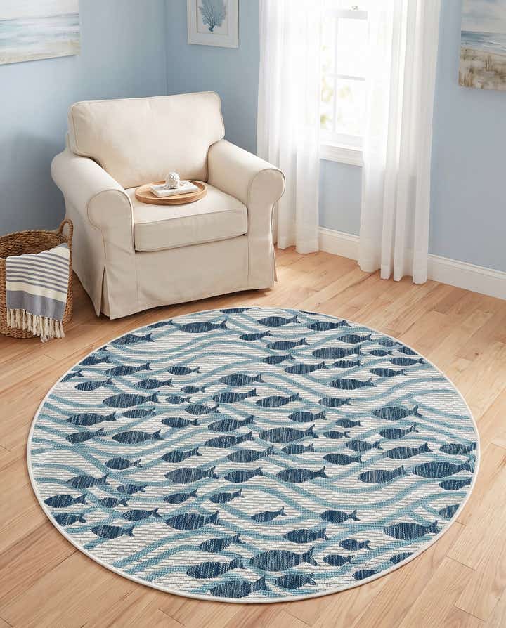 4' 1 x 4' 1 Easy-Clean Coastal Indoor / Outdoor Round Rug