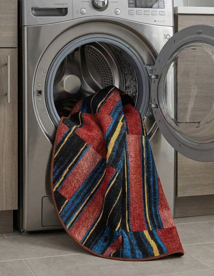 Detail image of  3' x 3'  Washable Modern Indoor / Outdoor Round Rug