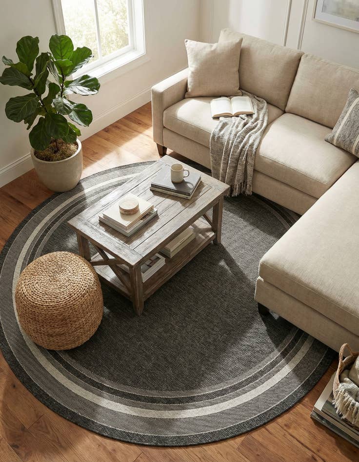 Detail image of 10' x 10'  Washable Border Indoor / Outdoor Round Rug