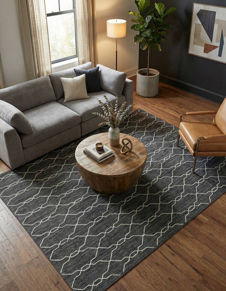 Detail image of 9' x 12' Easy-Clean Trellis Indoor / Outdoor Rug