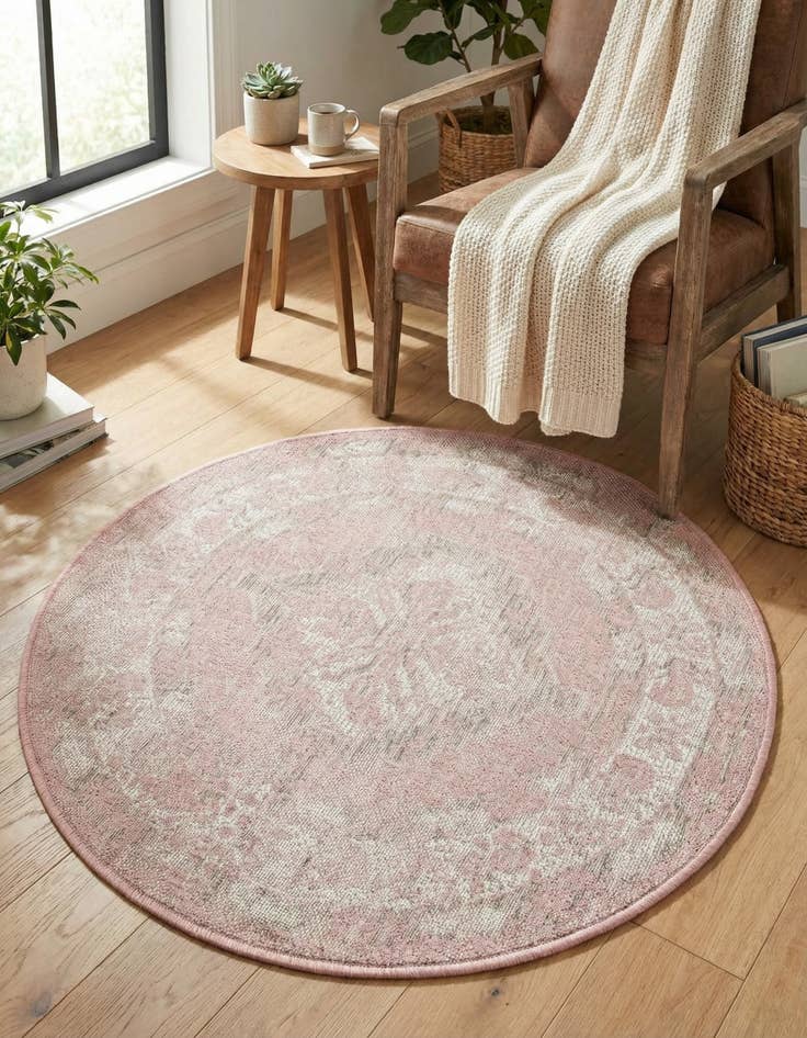 Detail image of  3' x 3'  Washable Traditional Indoor / Outdoor Round Rug