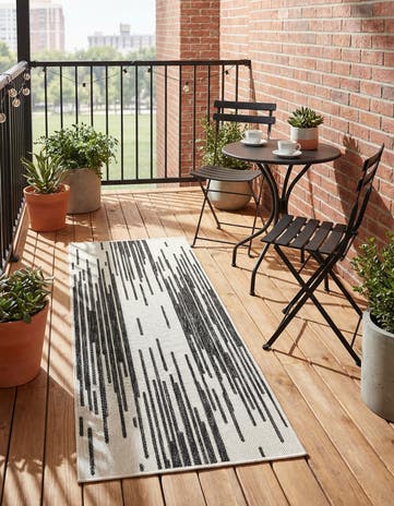 Black and White Easy-Clean Modern Indoor / Outdoor Runner Rug